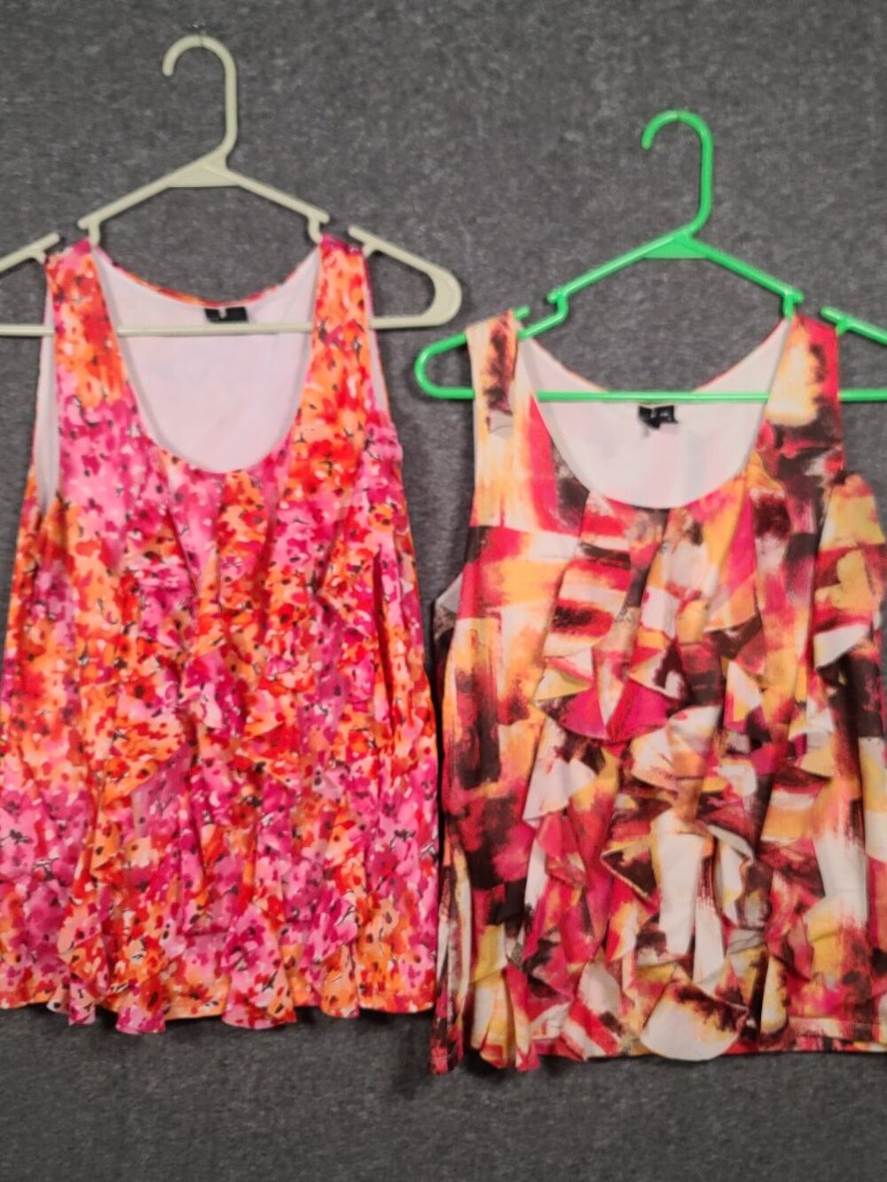 Relativity Women's Size PXL Lot of 2 Pullover Sleeveless Summer Shirts Floral
